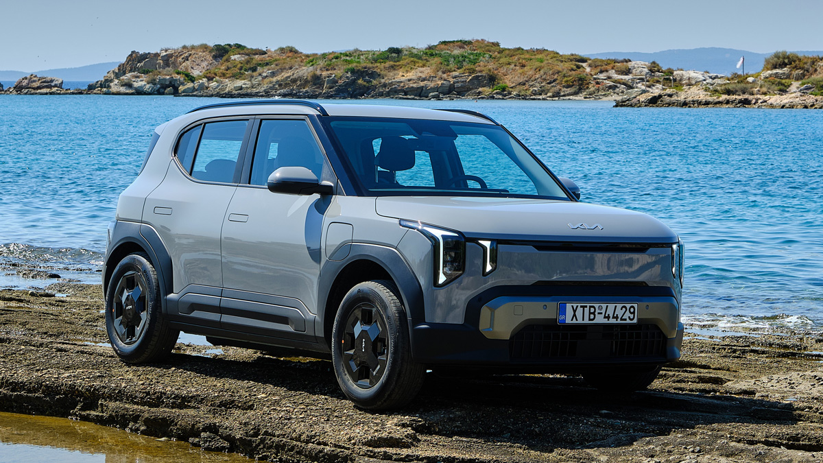 Kia EV2: Το ευέλικτο B-SUV που προσφέρει χώρους για πέντε, hi-tech καμπίνα με τρεις οθόνες αλλά και αυτονομία 453χλμ.