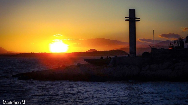 Ηλιοβασιλέματα στην Πειραϊκή μας