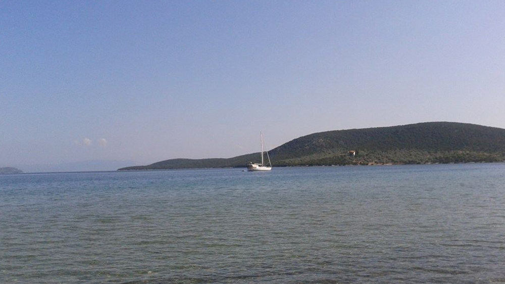 1.Η ελλάδα -άνθρωπος,2.ελλάδα πόλη,3.ελλάδα,φύση τοπία