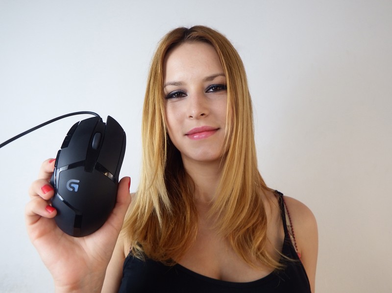 Logitech G402 Hyperion Fury:FPS Gaming Mouse review