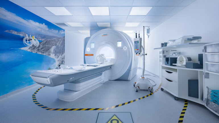 Στο ΜΗΤΕΡΑ εγκαταστάθηκε υπερσύγχρονος 3Τesla Μαγνητικός Τομογράφος Στο ΜΗΤΕΡΑ εγκαταστάθηκε υπερσύγχρονος 3Τesla Μαγνητικός Τομογράφος