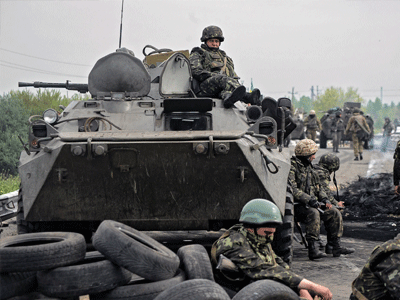 Τουλάχιστον 2 νεκροί σε νέες συγκρούσεις στην ανατολική Ουκρανία