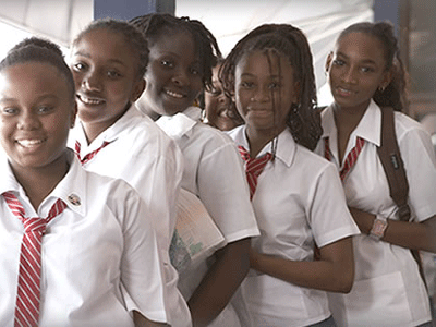 Πρωτοποριακό εκπαιδευτικό πρόγραμμα στο Τρινιντάντ και Τομπάγκο