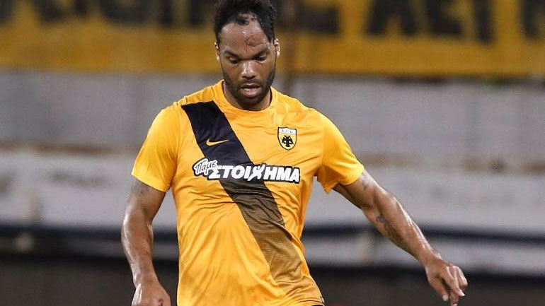 ΑΕΚ: Ενοχλήσεις στο γόνατο για τον Λέσκοτ