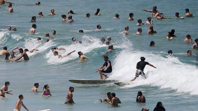 Σπάνιος για την εποχή καύσωνας στις ανατολικές ακτές της Αυστραλίας