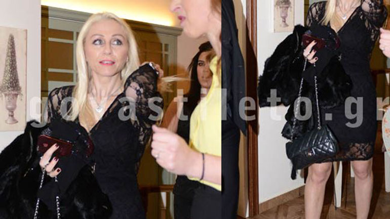 Έκλεψε τις εντυπώσεις με το outfit της η Μιρέλα Μανιάνι σε κοπή πίτας