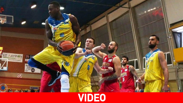 Ανεπανάληπτο κάρφωμα στο ματς Λαύριο-Ολυμπιακός Ανεπανάληπτο κάρφωμα στο ματς Λαύριο-Ολυμπιακός