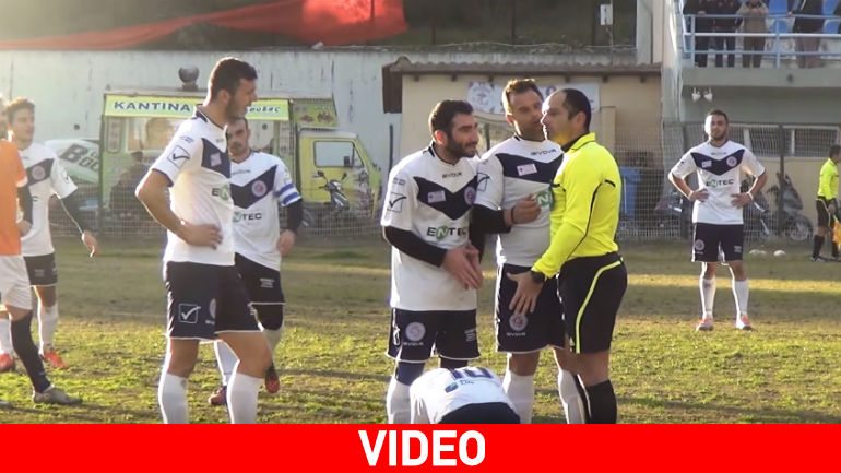 Απίστευτο κι όμως… ελληνικό: Σπαρταριστές ατάκες διαιτητή