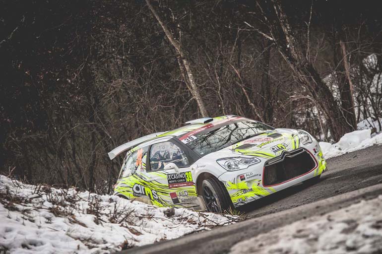 Ένα τετ-α-κε και στη συνέχεια το χτύπημα σε δέντρο ήταν αρκετό για να εγκαταλείψει την προσπάθειά του ο Ιορδάνης Σερδερίδης...