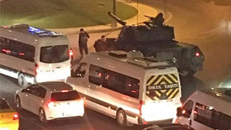 Επιβλήθηκε στρατιωτικός νόμος στην Τουρκία