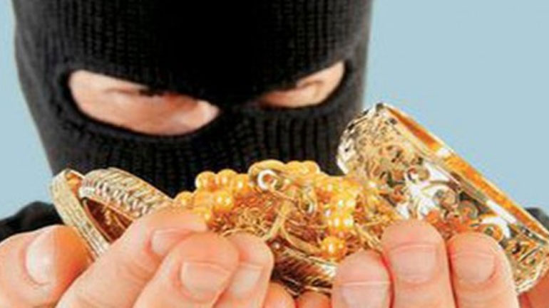 Κρήτη: Ήρθαν για διακοπές και «ξάφρισαν» κοσμηματοπωλείο