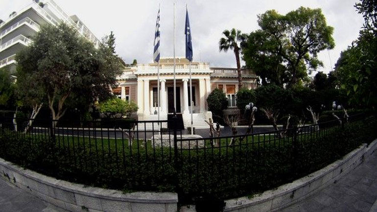 Ρατσιστική επίθεση Γερμανού πολιτικού μέσα στο Μαξίμου – «Μη με αγγίζεις βρομιάρη Έλληνα!»