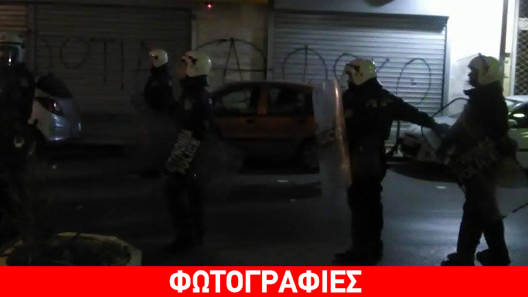 Ηράκλειο: Μπογιές και σπασμένες τζαμαρίες στην πορεία για το Πολυτεχνείο