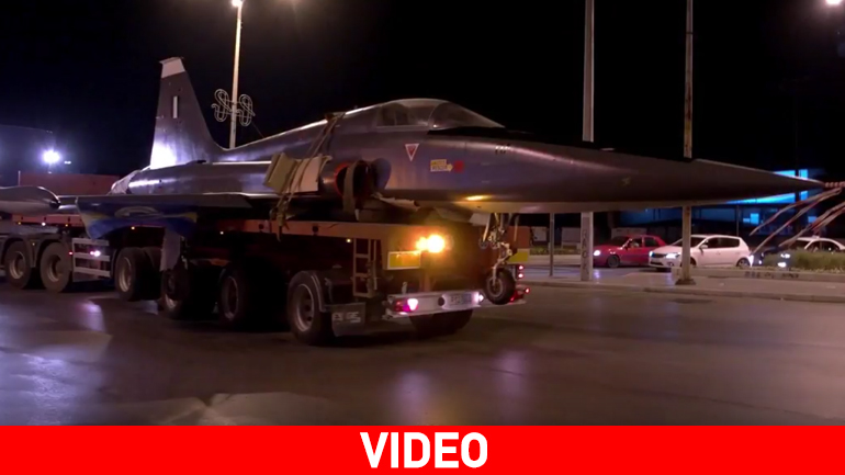Πολεμικό αεροσκάφος στους δρόμους της Θεσσαλονίκης!