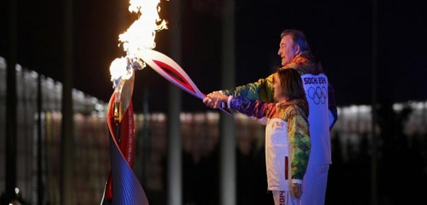 Η Αφή της Ολυμπιακής Φλόγας στο Βωμό του σταδίου