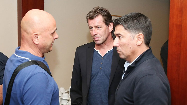 Συνάντηση Σκίμπε με τους τεχνικούς των ομάδων της Super League