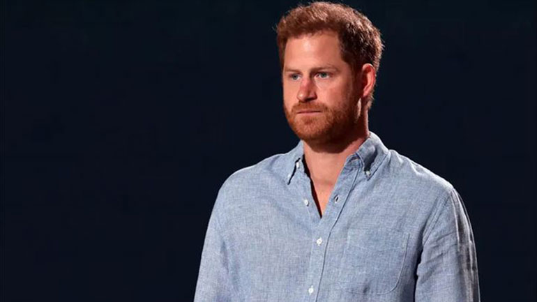 O Πρίγκιπας Harry επέστρεψε στη Μεγάλη Βρετανία!