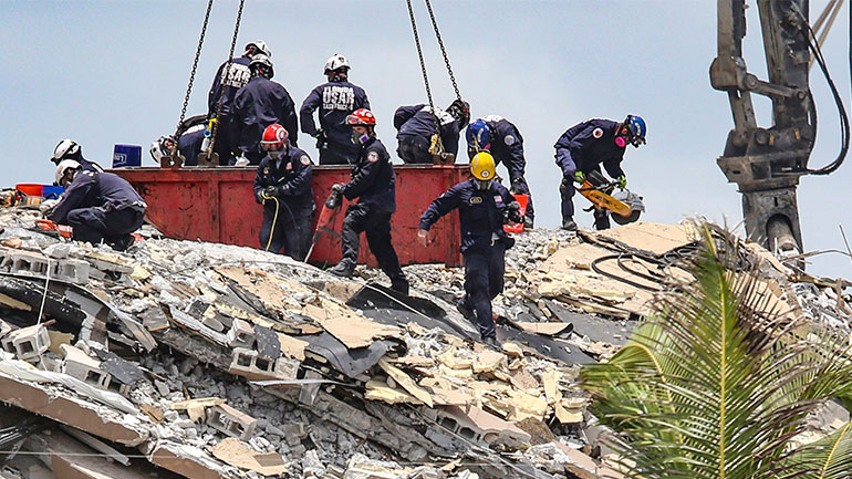 Μαϊάμι: Πέντε οι νεκροί από την κατάρρευση της πολυκατοικίας – 156 οι αγνοούμενοι