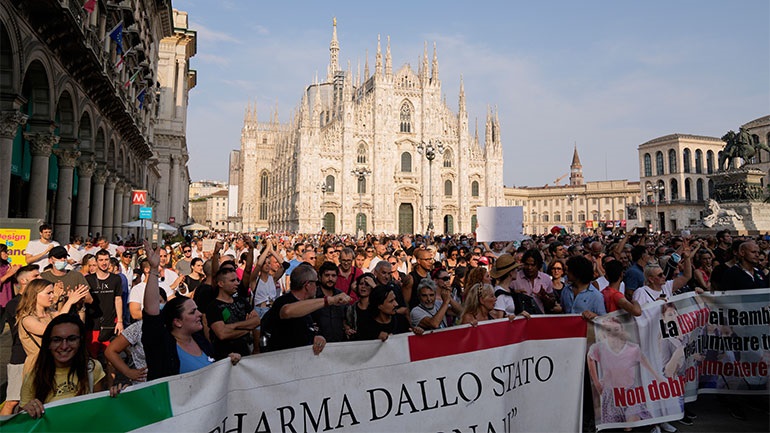Μιλάνο: Ένταση σε διαδήλωση κατά των υποχρεωτικών εμβολιασμών