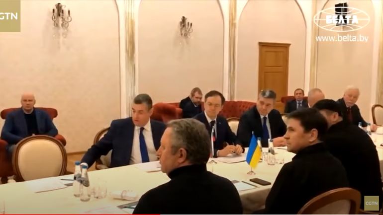 Συνεχίζονται οι συνομιλίες στο Γκόμελ της Λευκορωσίας – Τι ζητάει το Κίεβο