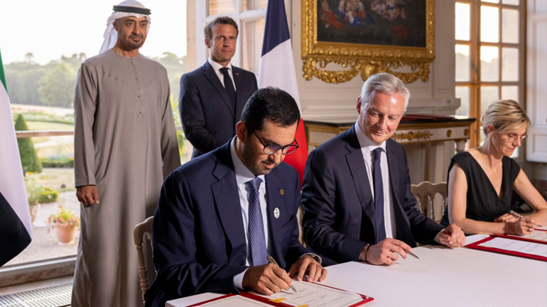 Γαλλία και ΗΑΕ υπέγραψαν συμφωνίες για το διάστημα, την εκπαίδευση, την υγεία, την κλιματική αλλαγή