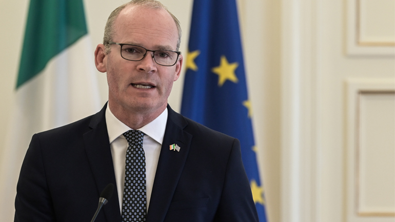 Υπ. Εξ. Ιρλανδίας: «Θεωρούμε απαράδεκτο να αμφισβητείται η κυριαρχία ενός κράτους-μέλους της ΕΕ»