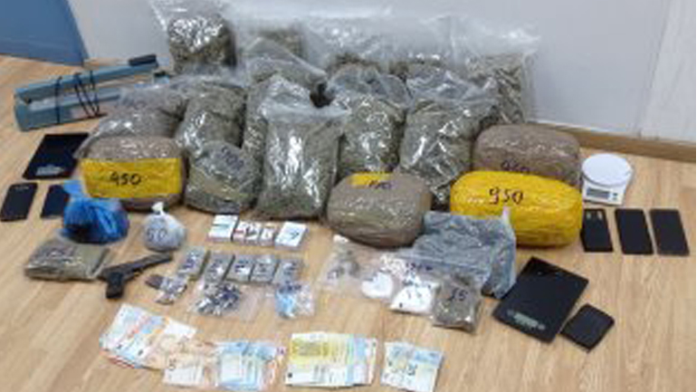 Εξάρθρωση κυκλώματος διακίνησης ναρκωτικών στο κέντρο της Αθήνας – Τέσσερις συλλήψεις Εξάρθρωση κυκλώματος διακίνησης ναρκωτικών στο κέντρο της Αθήνας – Τέσσερις συλλήψεις