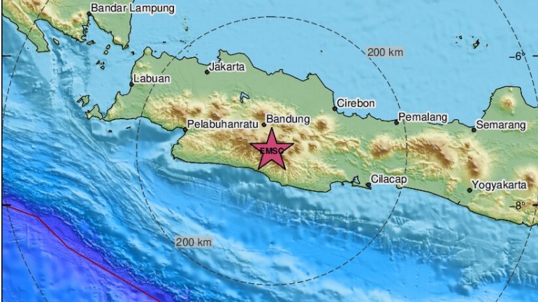 Σεισμός 6,7 ρίχτερ στην Ινδονησία
