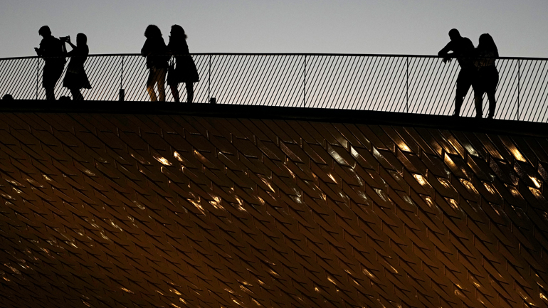 Τριήμερο εθνικό πένθος προς τιμή της βασίλισσας Ελισάβετ κήρυξε η Πορτογαλία