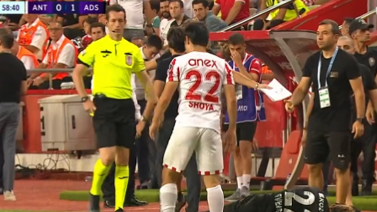 Αποβλήθηκε σε 10 δευτερόλεπτα ο Ιάπωνας Νακατζίμα της Ανταλιασπόρ