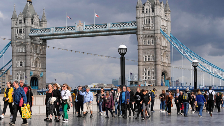 Διαδηλωτές στο Λονδίνο ζητούν δικαιοσύνη για έναν μαύρο άνδρα που σκοτώθηκε από τα πυρά αστυνομικού