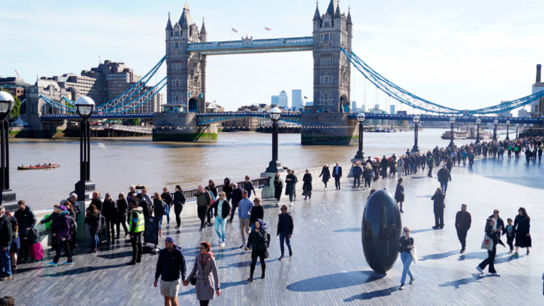 Βρετανική κυβέρνηση στους πολίτες: Μη συρρέετε στο Λονδίνο για την εκλιπούσα βασίλισσα
