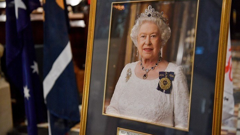 Χονγκ Κονγκ: Σύλληψη άνδρα που έπαιζε με φυσαρμόνικα τον βρετανικό ύμνο ως φόρο τιμής στη βασίλισσα Ελισάβετ