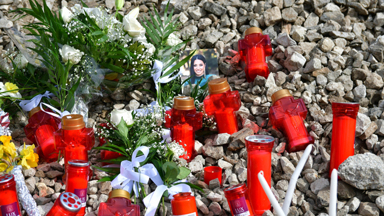 Tραγωδία στα Τέμπη: Συγκλονιστικές στιγμές στο τρισάγιο για τους 57 νεκρούς