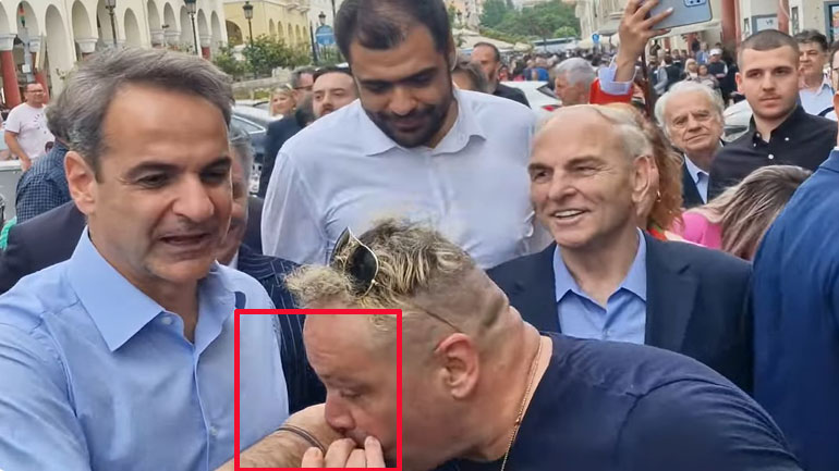 Η απωθητική εικόνα με εκείνον που θα ήθελε να γίνει βασιλιάς