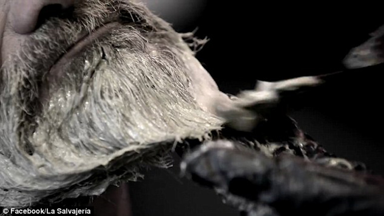 Κατά τη διάρκεια της αλλαγής του look του