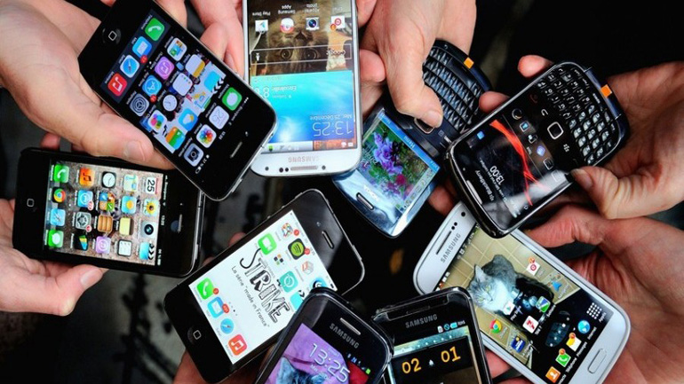 Βρετανία: Οι έφηβοι αντικαθιστούν τα ναρκωτικά με τα έξυπνα τηλέφωνα