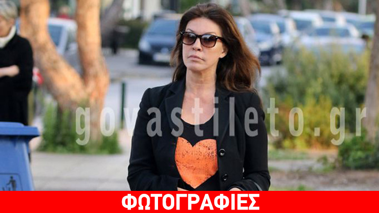 Βάνα Μπάρμπα: Βόλτα στη Γλυφάδα με το σκυλάκι της!