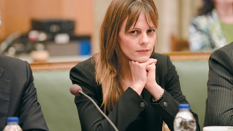 Συναγερμός για ύποπτο δέμα στη Βουλή με παραλήπτη την υπουργό Εργασίας Έφη Αχτσιόγλου