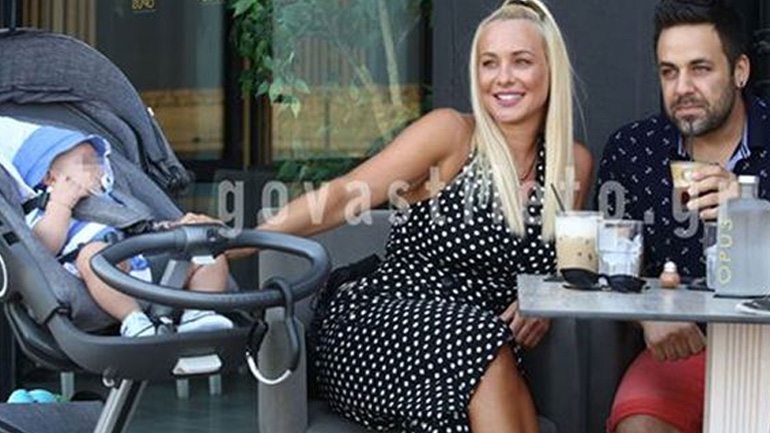 Γιώργος Γιαννιάς: Ποιος είναι ο λόγος που φέτος βρίσκεται μακριά από τη σύζυγό του και το παιδί τους; Γιώργος Γιαννιάς: Ποιος είναι ο λόγος που φέτος βρίσκεται μακριά από τη σύζυγό του και το παιδί τους;