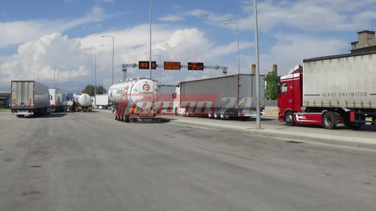 Πάτρα: Με καθυστέρηση ωρών ο απόπλους πλοίων λόγω…μεταναστών