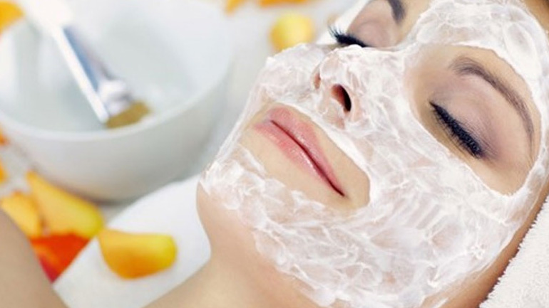 Πώς να χρησιμοποιήσετε τον μαϊντανό στην ρουτίνα της ομορφιάς σας