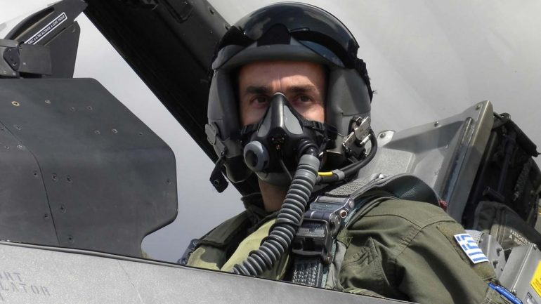 Διπλό πένθος για τον σμηναγό αεροπορικών επιδείξεων της Πολεμικής Αεροπορίας