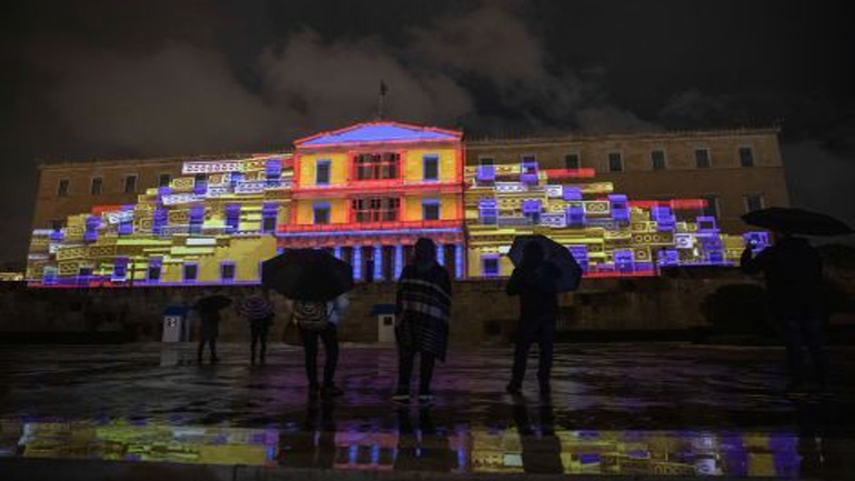 Χριστούγεννα 2019: Φαντασμαγορικός o στολισμός της Βουλής