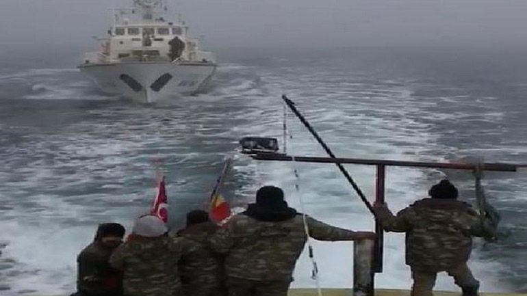 Η ρουμανική ακτοφυλακή άνοιξε πυρ κατά Τούρκων ψαράδων – Δύο τραυματίες