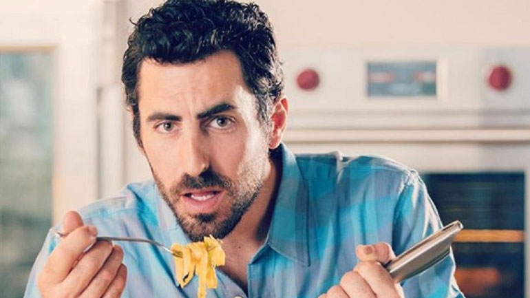 «Σεφ και θαλασσόλυκος» ο γιος του Αποστολάκη