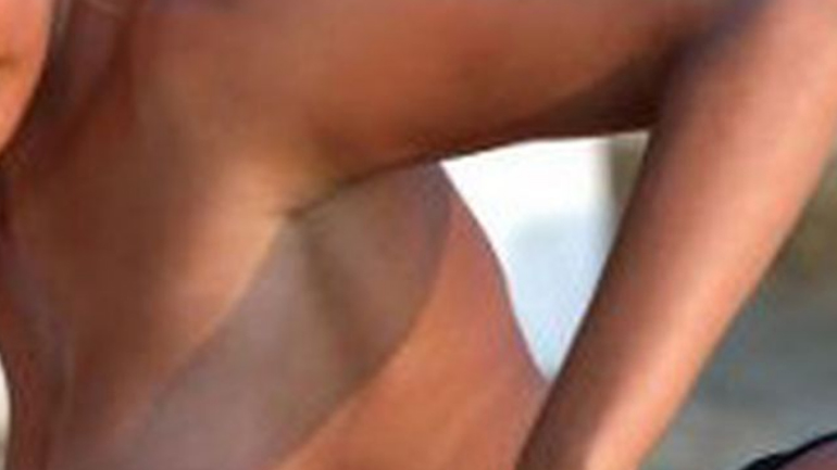 ΗΠΑ: Μια γυναίκα κινδυνεύει με φυλάκιση επειδή κυκλοφορούσε γυμνόστηθη στο… σπίτι της