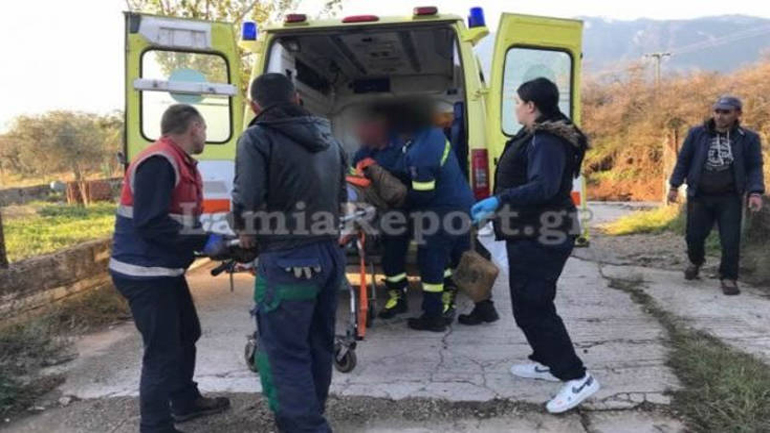 Λαμία: Περιπετειώδης διάσωση άνδρα που έπεσε σε χαντάκι με λάσπη