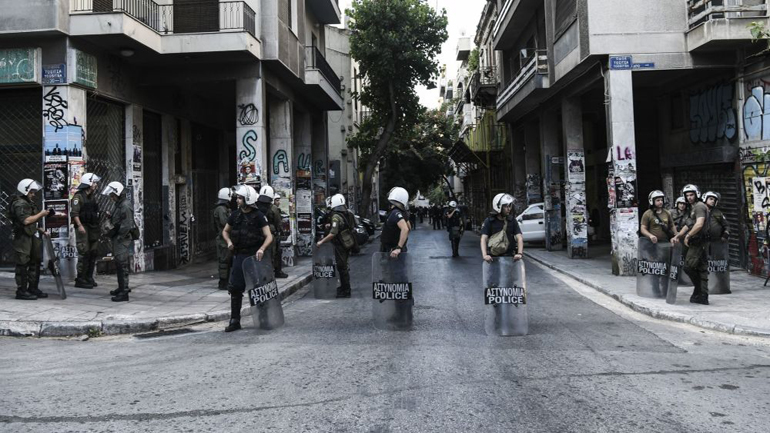 Εξάρχεια: Συνελήφθη νεαρός για επίθεση κατά αστυνομικών