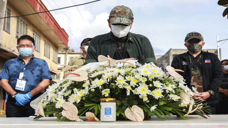 Φιλιππίνες: Η κυβέρνηση υπόσχεται να βρει τους βομβιστές-καμικάζι που σκότωσαν 14 άτομα